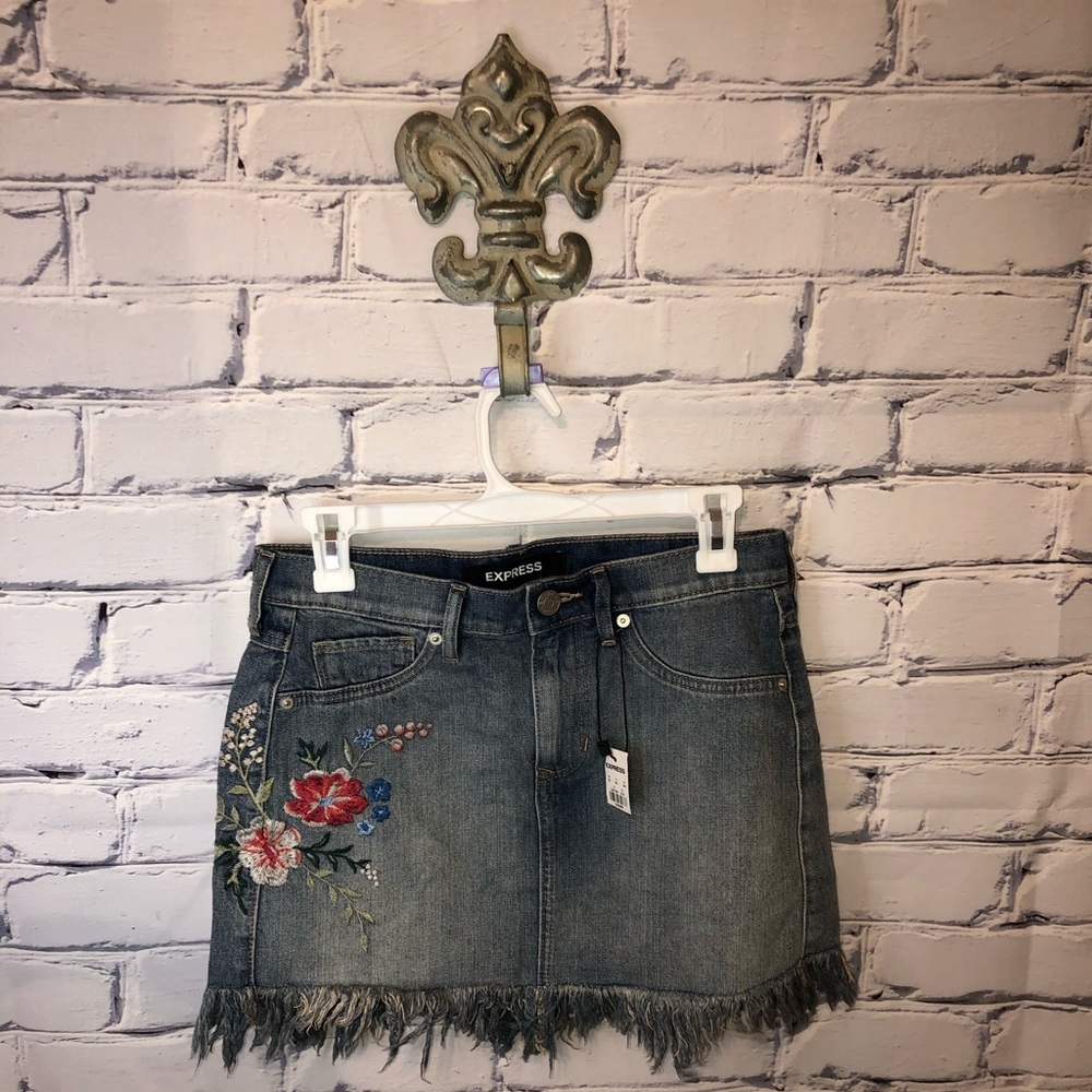 Express floral embroidery Demi mini skirt size 2 - Picture 4 of 8